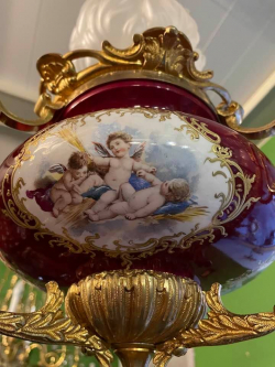 Люстра с фарфором